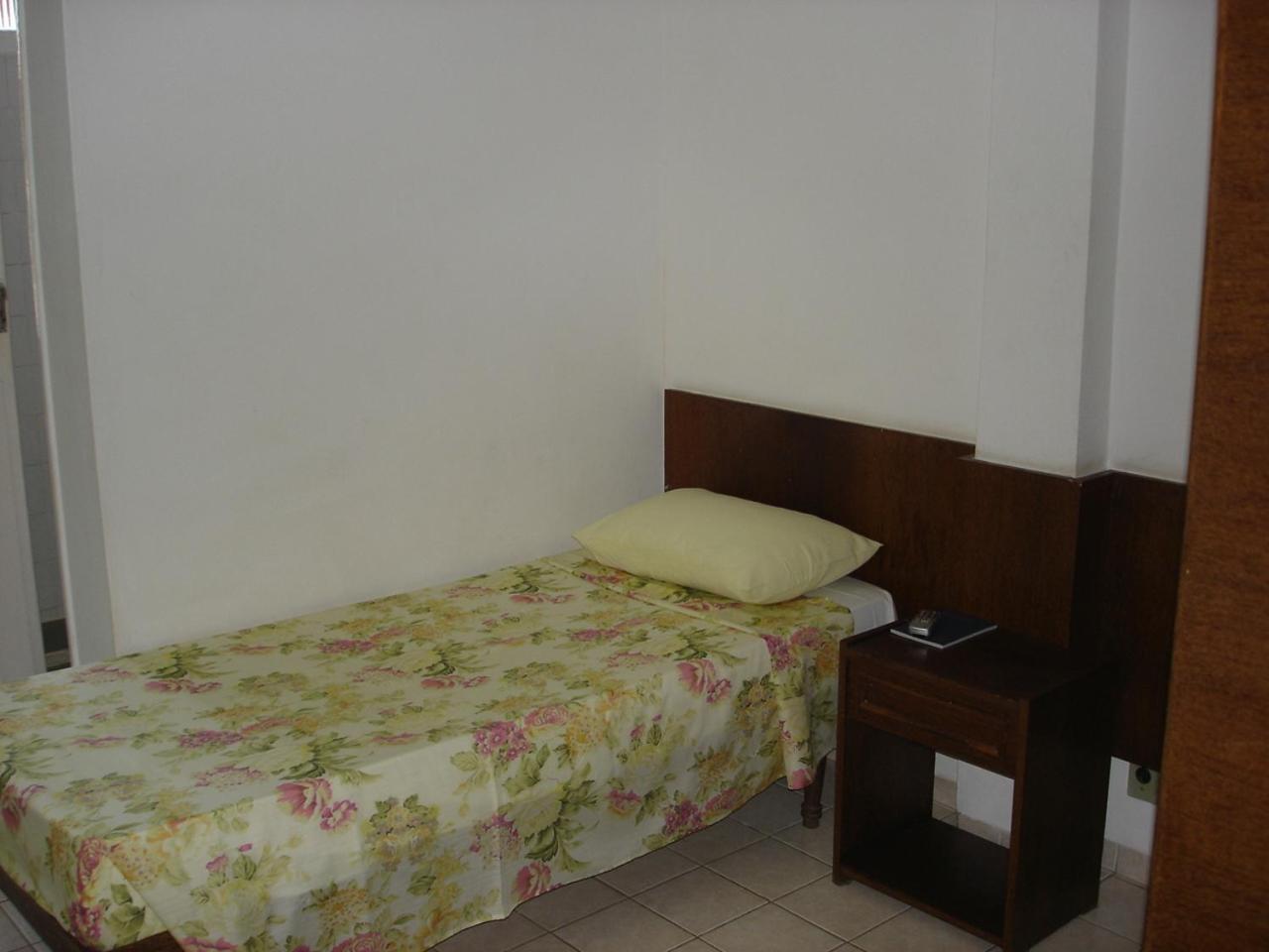 Delmus Hotel Conselheiro Pena Номер фото